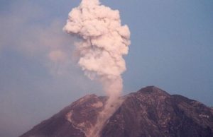 Tinggi Letusan Capai 600 Meter, Gunung Semeru Kembali Erupsi Sabtu Pagi