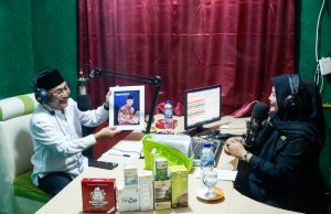 Pj Bupati Apriyadi Himbau Masyarakat Tentang Karhutbunlah, Lewat Radio Pj Bupati Apriyadi Himbau Masyarakat Tentang Karhutbunlah, Lewat Radio