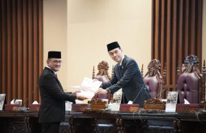 DPRD Sumsel Dengar dan Terima Jawaban Gubernur atas Pandangan Umum Fraksi-fraksi terhadap Raperda APBD Sumsel TA 2025