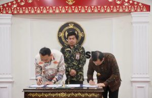 Ketua DPRD Sumsel Bersama Pj Gubernur Terima LHP APBD Tahun Anggaran 2023