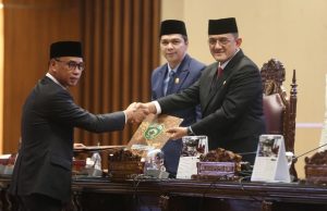DPRD Sumsel Bahas Tiga Raperda Strategis, Sekda Edward Candra Dengarkan Pandangan Fraksi