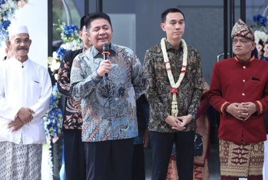 Gubernur Herman Deru Resmikan Kantor Desa Kerta Mukti Dibangun Secara Swadaya Oleh Masyarakat